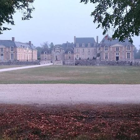 F2 Au Pied Du Chateau Et A 15Min De Center Parc Ла-Ферте-Сент-Обен Экстерьер фото